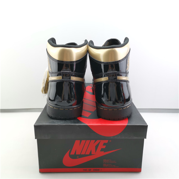 AIR JORDAN 1 RETRO HIGH OG “BLACK GOLD” 555088-032