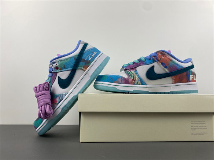 Futura Laboratories x Nike SB Dunk Low FL   HF6061-400