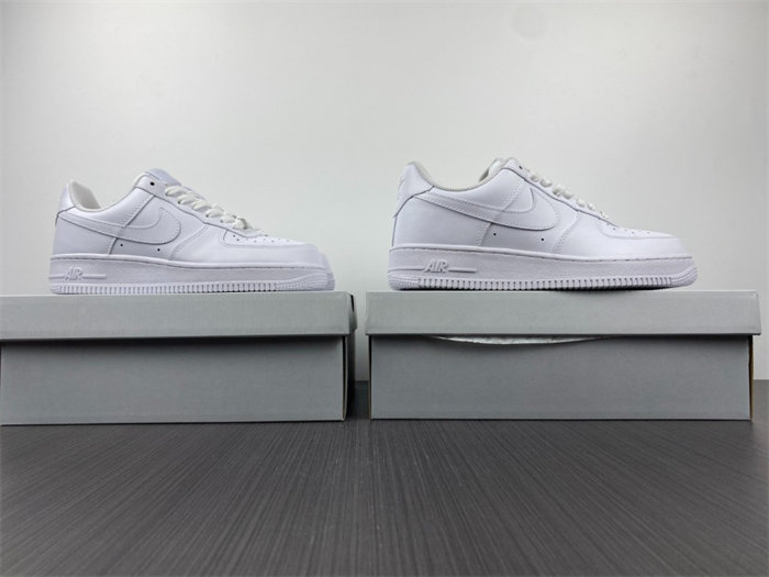 Air Force 1 Low LE Triple White DH2920-111