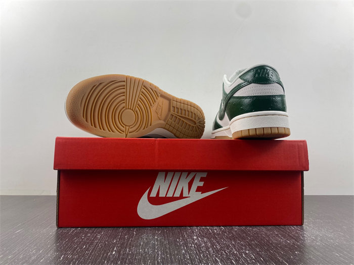 Nike Dunk Low LX “Gorge Green” FJ2260-002