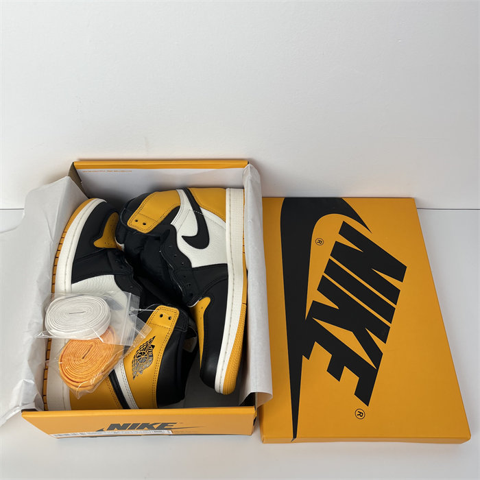 Jordan 1 Retro High OG Yellow Toe 555088-711