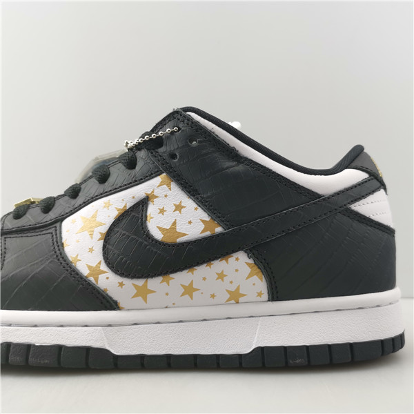 Sup*e x nike sb dunk low dh3228-102