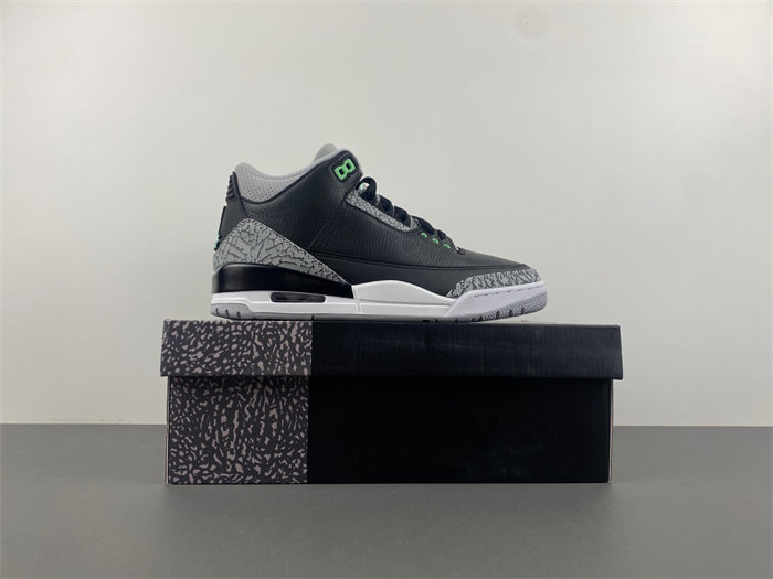 Air Jordan 3 “Green Glow”  CT8532-031