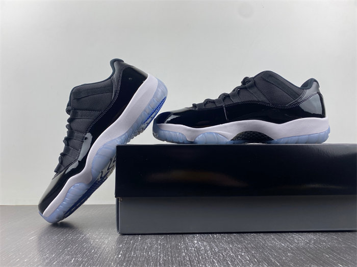 Air Jordan 11 Space Jam FV5104-004