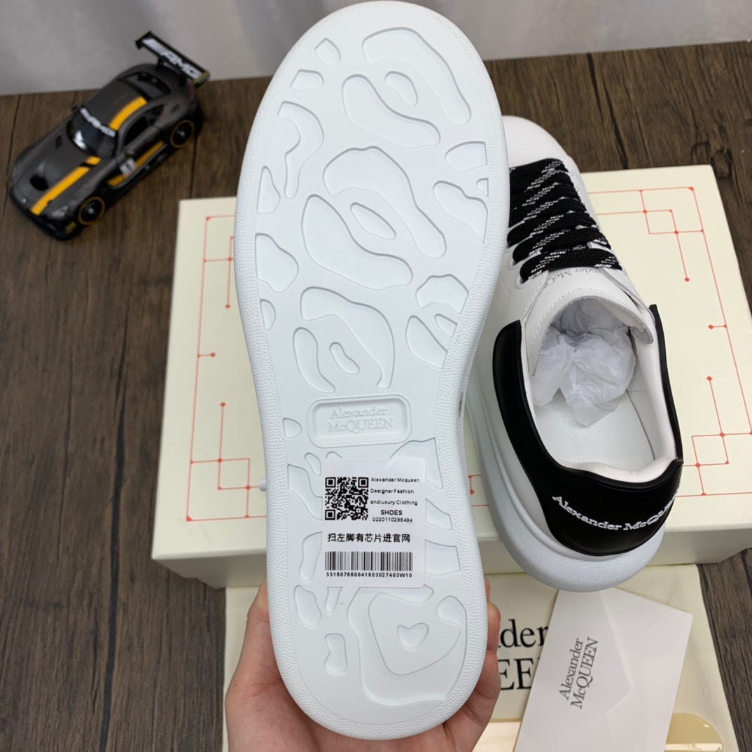 McQuen White Black Laces 621056WHXMT9034