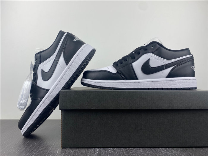 Air Jordan 1 Low “Panda” DC0774-101