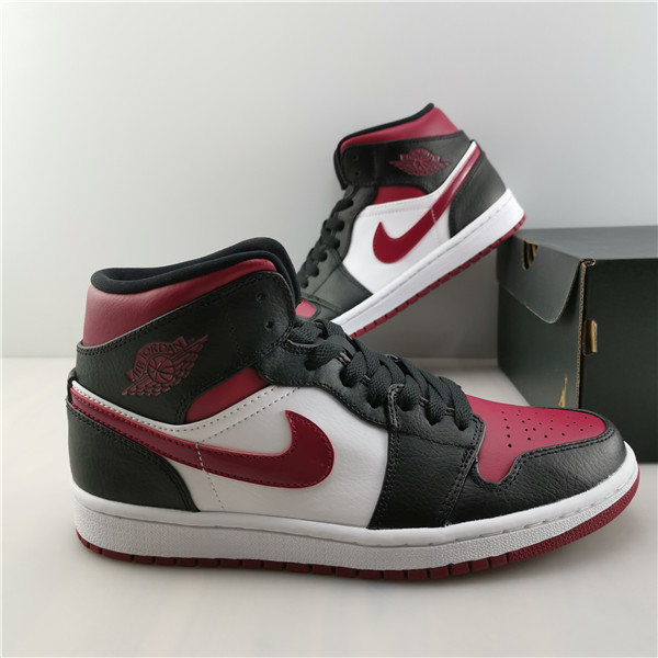 AIR JORDAN 1 MID RESEMBLES THE “BRED TOE” 554724-066