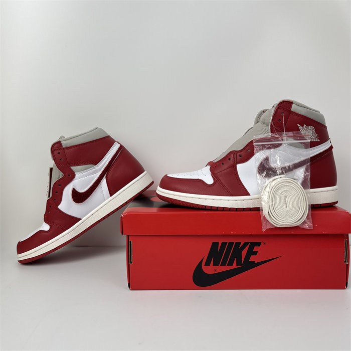 Jordan 1 Retro High OG Varsity Red DJ4891-061