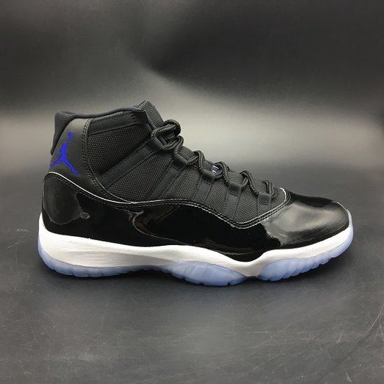 AIR JORDAN 11 RETRO