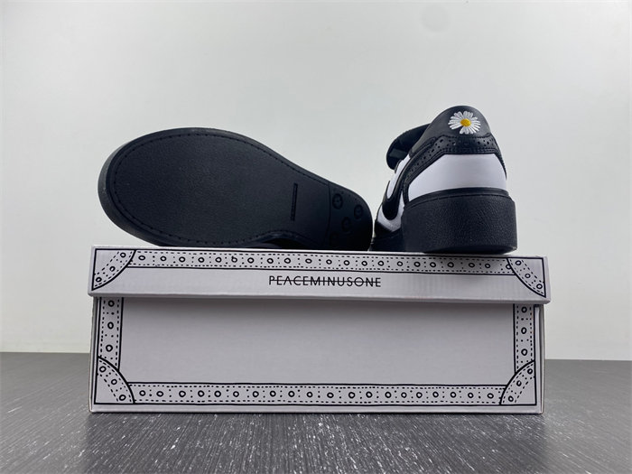 PEACEMINUSONE x Nike Kwondo 1 “Panda”  DH2482-101