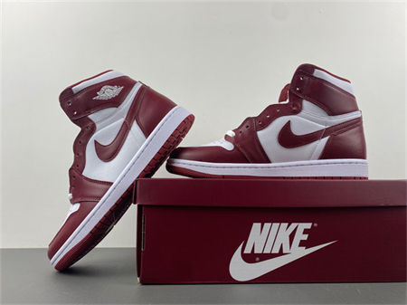 Air Jordan 1 High OG “Team Red”  DZ5485-160