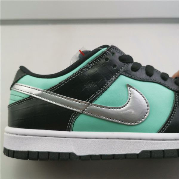 Nike Dunk SB Low Diamond Supply Co.