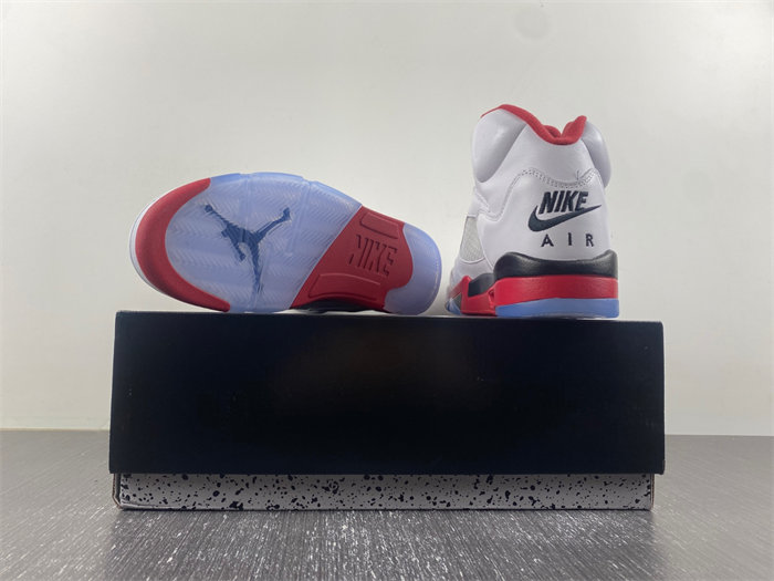 Jordan 5 Retro Fire Red Black Tongue 136027-120