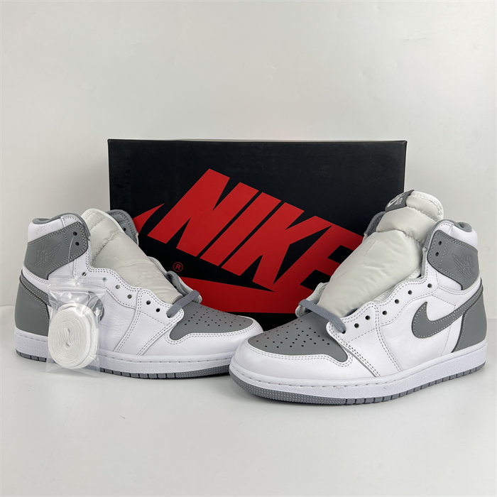 Air Jordan 1 High OG ‘Stealth'' 555088-037