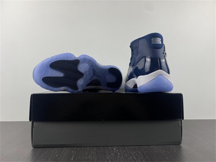 Air Jordan 11 378037-441