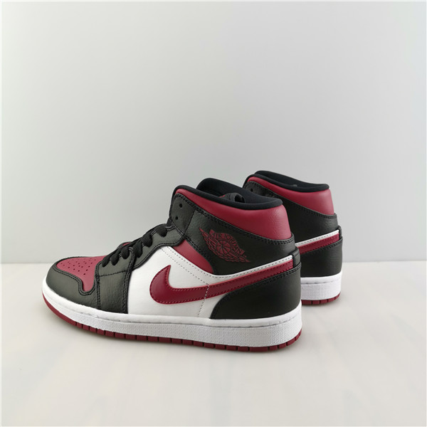 AIR JORDAN 1 MID RESEMBLES THE “BRED TOE” 554724-066