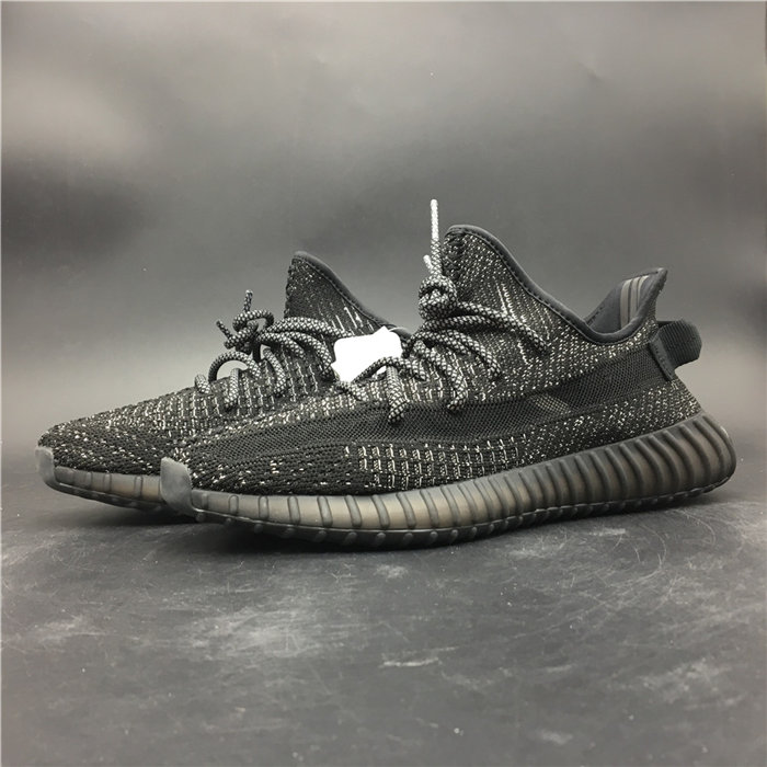 Ad*s yeezy boost 350 v2  black ef2368