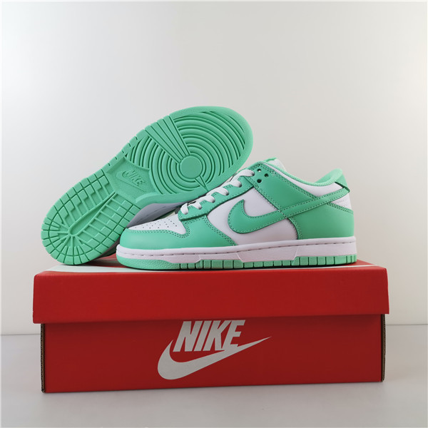 NIKE DUNK LOW GREEN GLOW (W) - DD1503-105