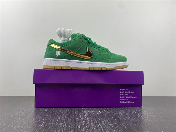 Nike SB Dunk Low "St. Patrick