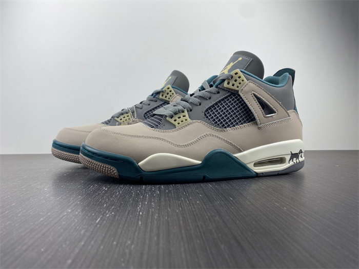 Jordan 4 Retro SE Craft Photon Dust DV3742-021.