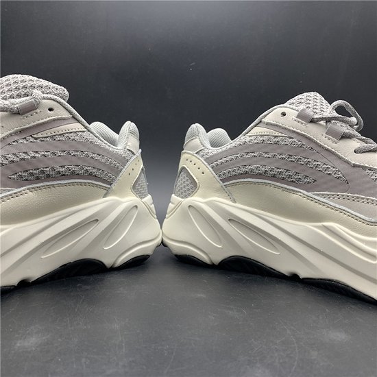 Ad*s yeezy boost 700 v2 "static wave runner" ef2829