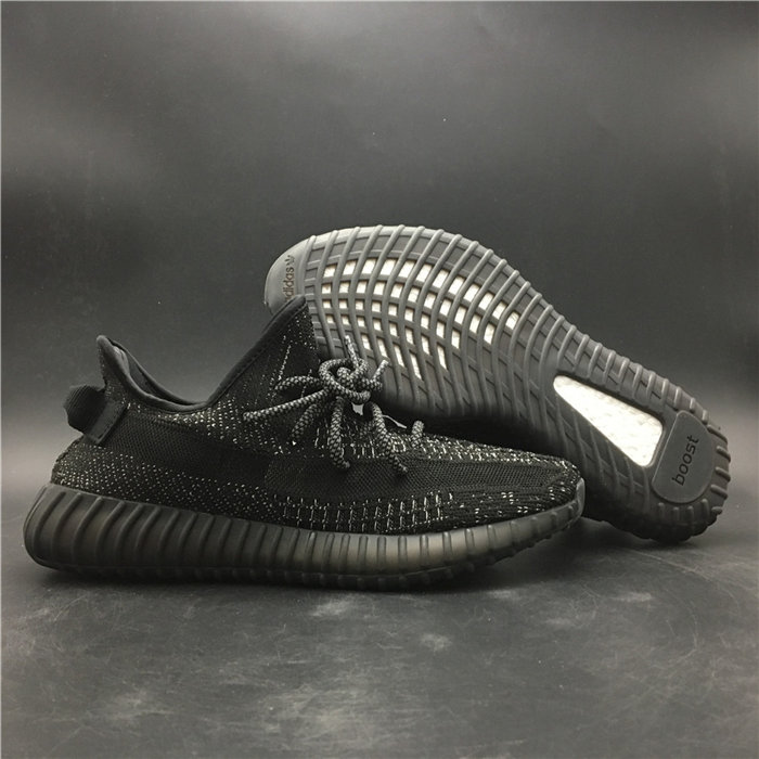 Ad*s yeezy boost 350 v2  black ef2368