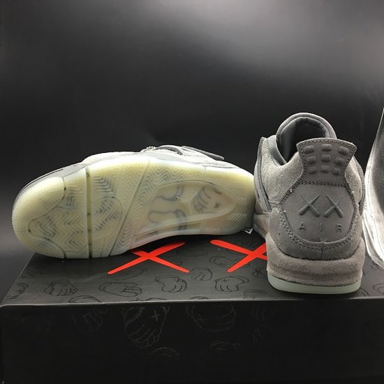 AIR JORDAN 4 RETRO KAWS