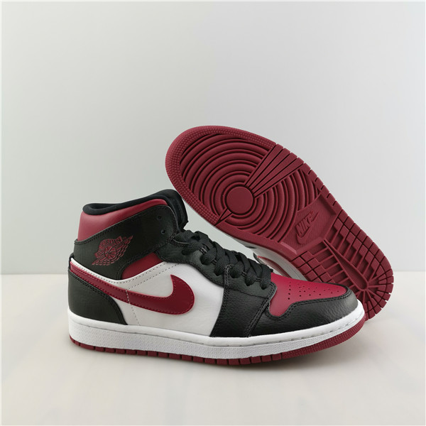 AIR JORDAN 1 MID RESEMBLES THE “BRED TOE” 554724-066