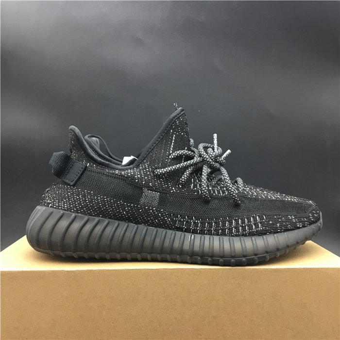 Ad*s yeezy boost 350 v2  black ef2368