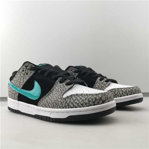 NIKE SB DUNK LOW PRO