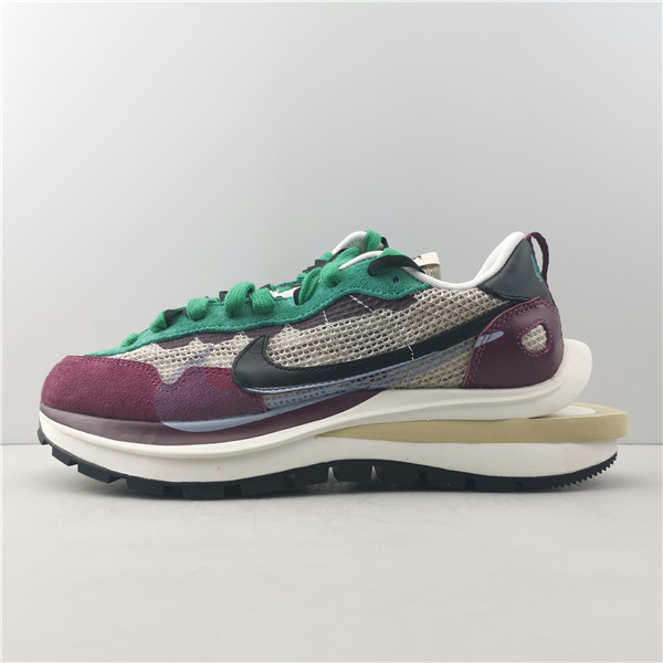 Nike Vaporwaffle sacai Villain Red Neptune Green DD3035-200