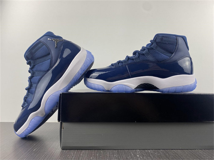 Air Jordan 11 378037-441