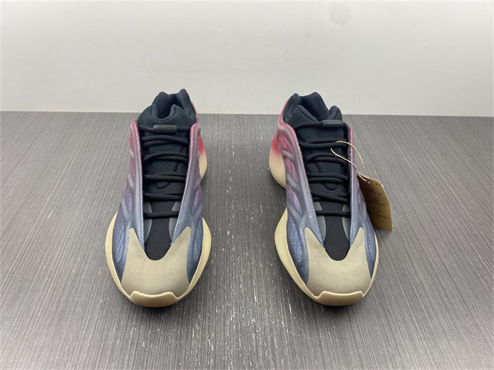 Ad*s yeezy 700 v3 fade carbon gw1814