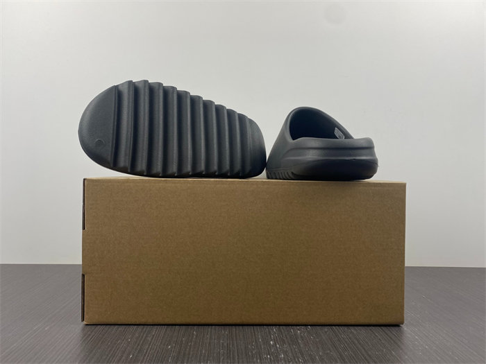 Ad*s yeezy slide onyx hq6448