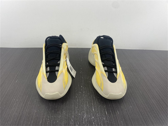 Ad*s yeezy 700 v3 mono safflower hp5425