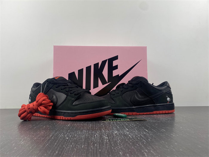 Nike Dunk SB Low TRD QS Pigeon 883232-008