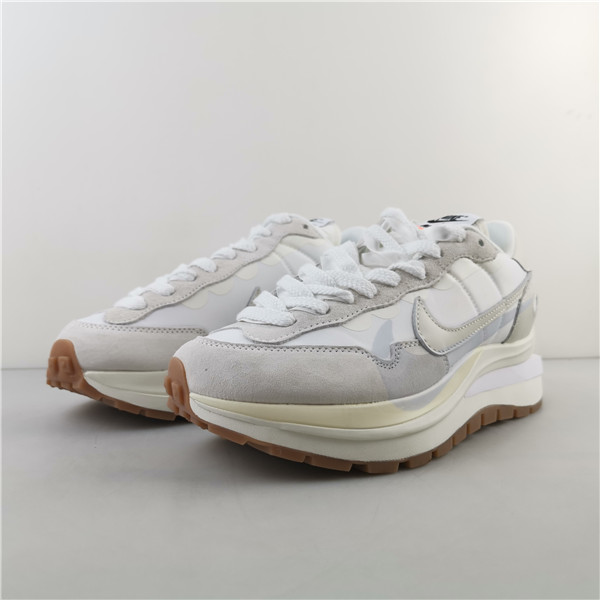 Nike Vaporwaffle Sacai Sail Gum DD1875-100