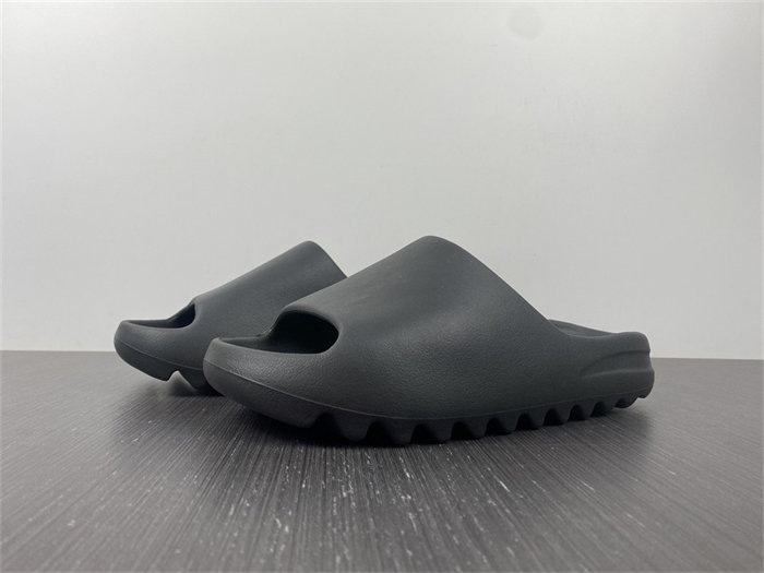 Ad*s yeezy slide onyx hq6448