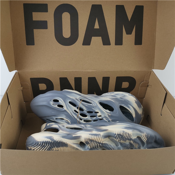 Ad*s yeezy foam rnnr mxt gv7904