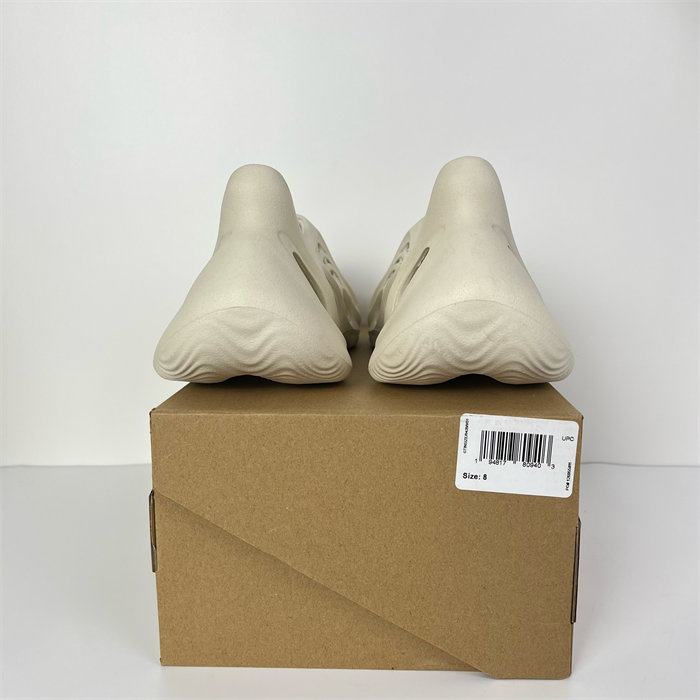 Ad*s yeezy foam rnnr sand fy4567