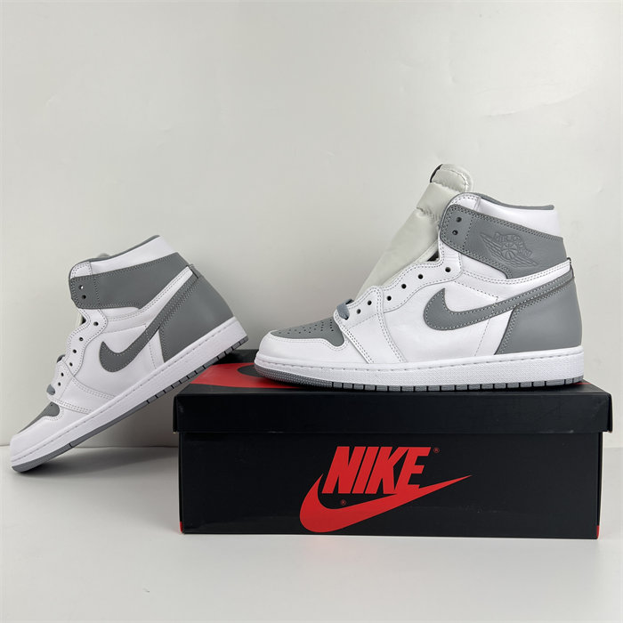 Air Jordan 1 High OG ‘Stealth