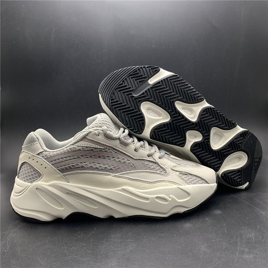 Ad*s yeezy boost 700 v2 