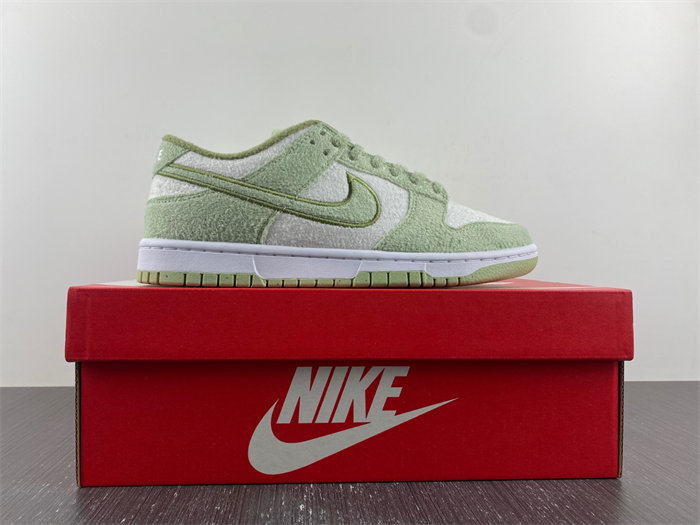 Nike Dunk Low SE Fleece Pack Honeydew DQ7579-300