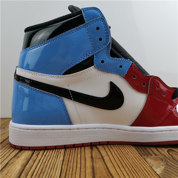 Jordan 1 Retro High Fearless UNC Chicago CK5666-100