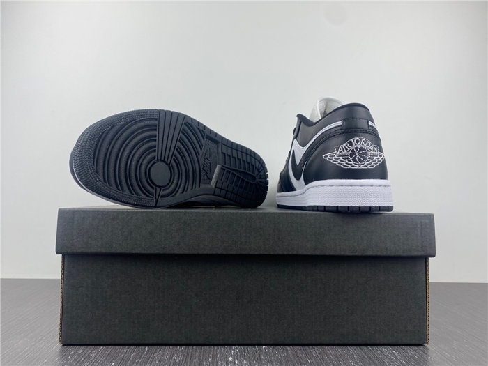 Air Jordan 1 Low “Panda” DC0774-101