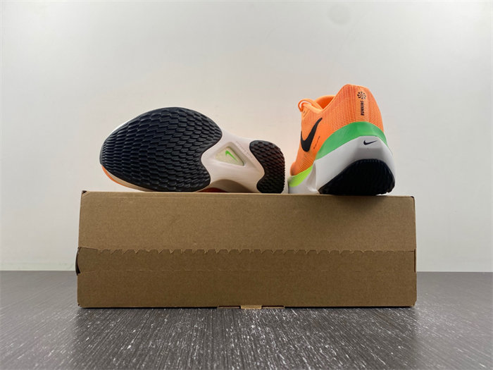 Nike Zoom Fly 5 Total Orange Ghost Green DM8974-800