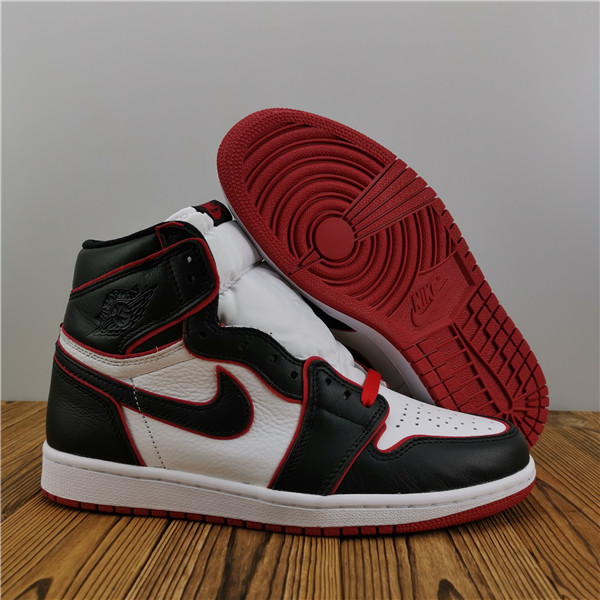 Air Jordan 1 Retro High OG “Bred” Banned 555088-062