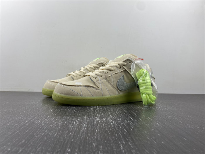 Nike SB Dunk Low Mummy DM0774-111