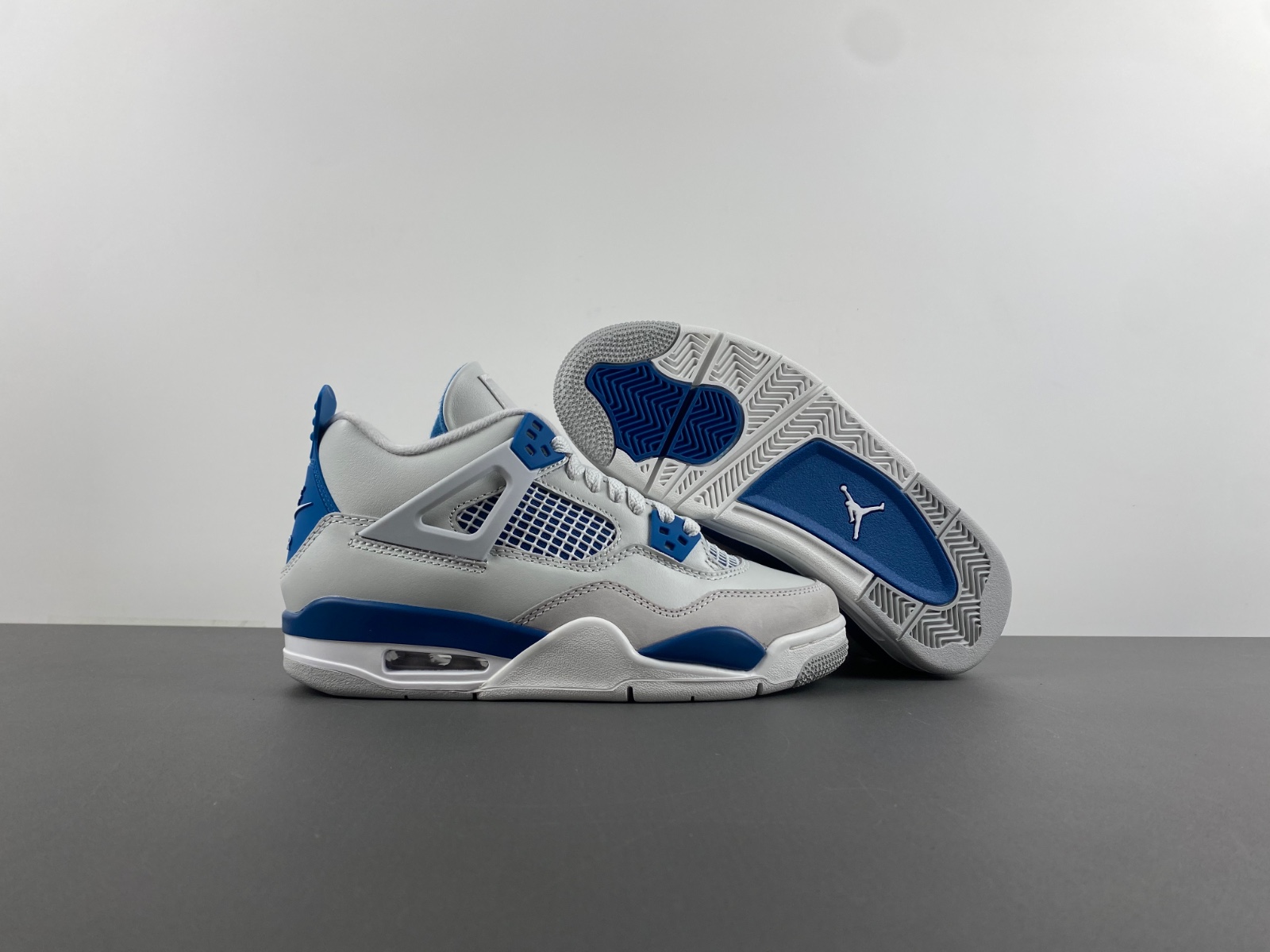 Air Jordan 4 Retro  HF4281-141