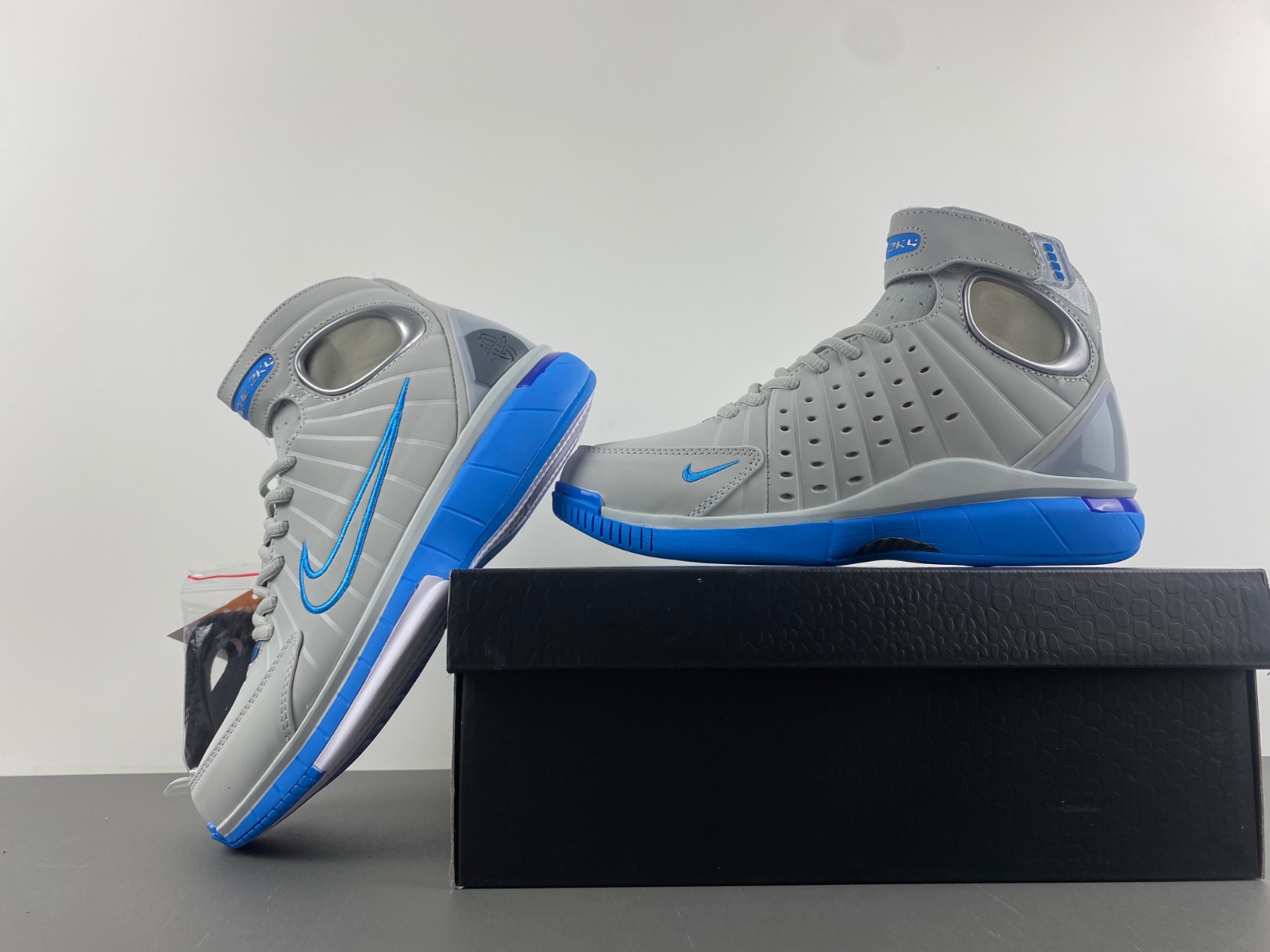 Nike Huarache 2K4 “MPLS” 308475-002